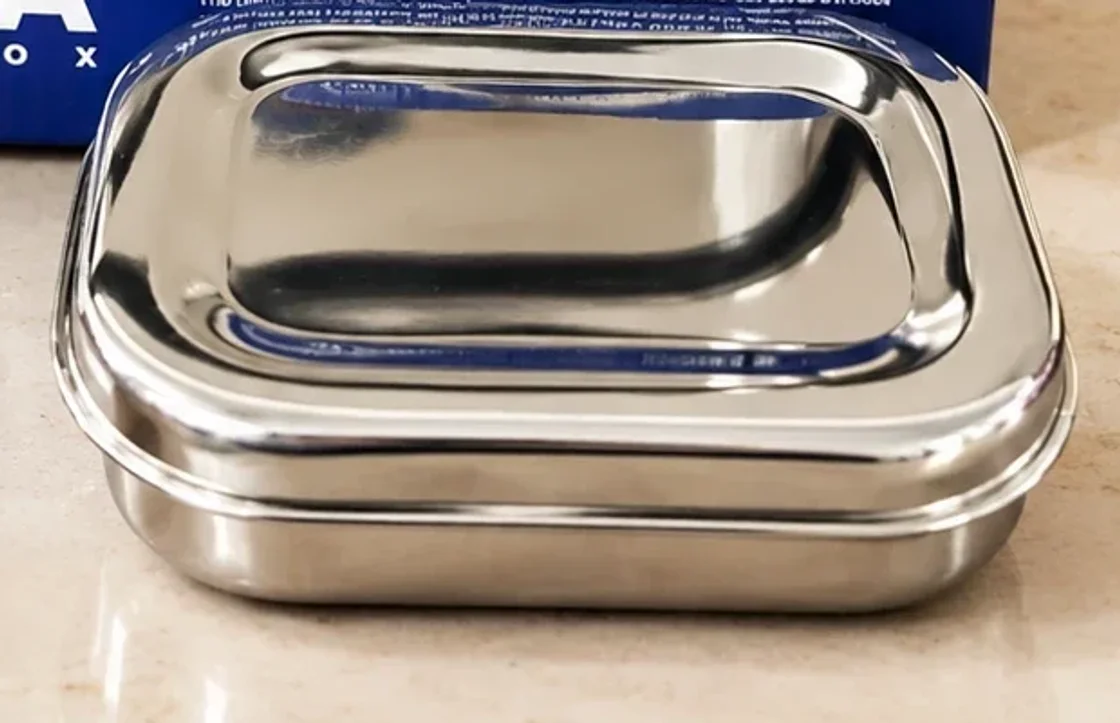 The compact square side container with press-fit lid